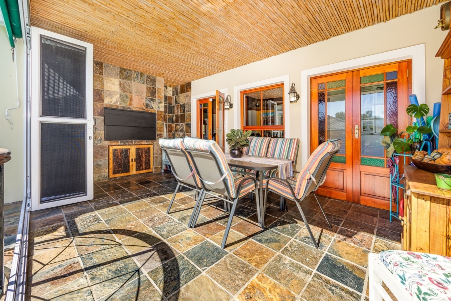 4 Bedroom Property for Sale in Bergsig Western Cape